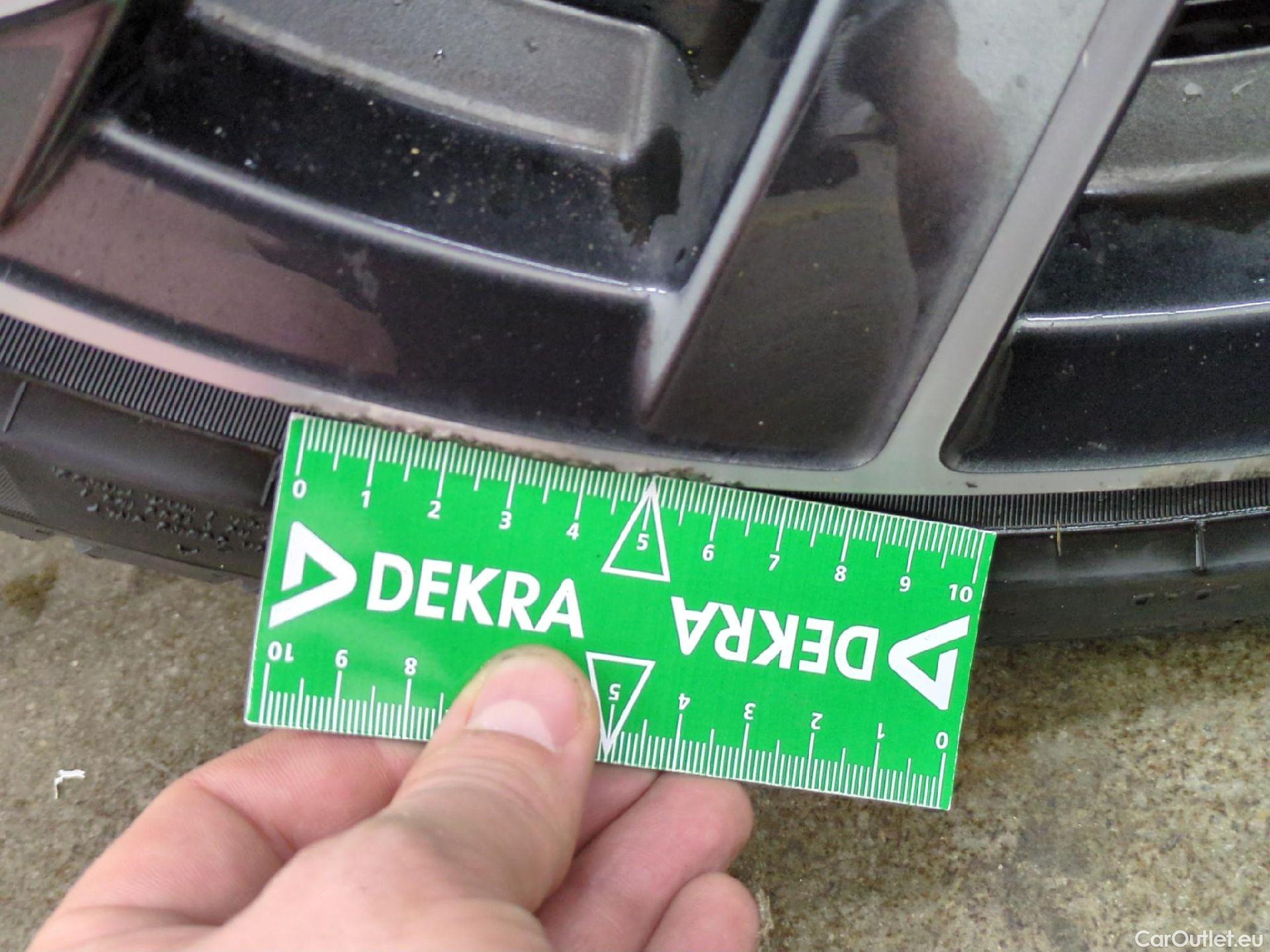  Toyota  Corolla TOYOTA  Touring Sports / 2018 / 5P / Break Hybride 184h Collection #18