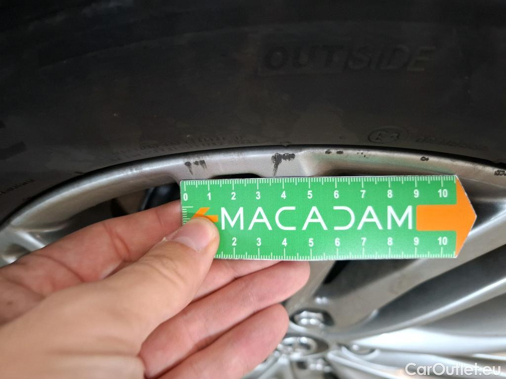  Toyota  C-HR TOYOTA  / 2016 / 5P / SUV 2.0 HYBRIDE 184 DISTINCTIVE #3