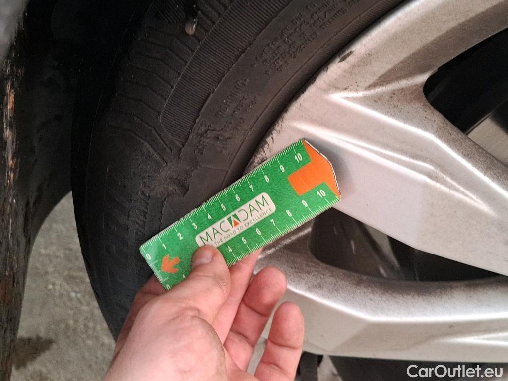  Volkswagen  T-ROC VOLKSWAGEN  / 2017 / 5P / SUV 1.5 TSI 150 EVO CARAT DSG7 #18