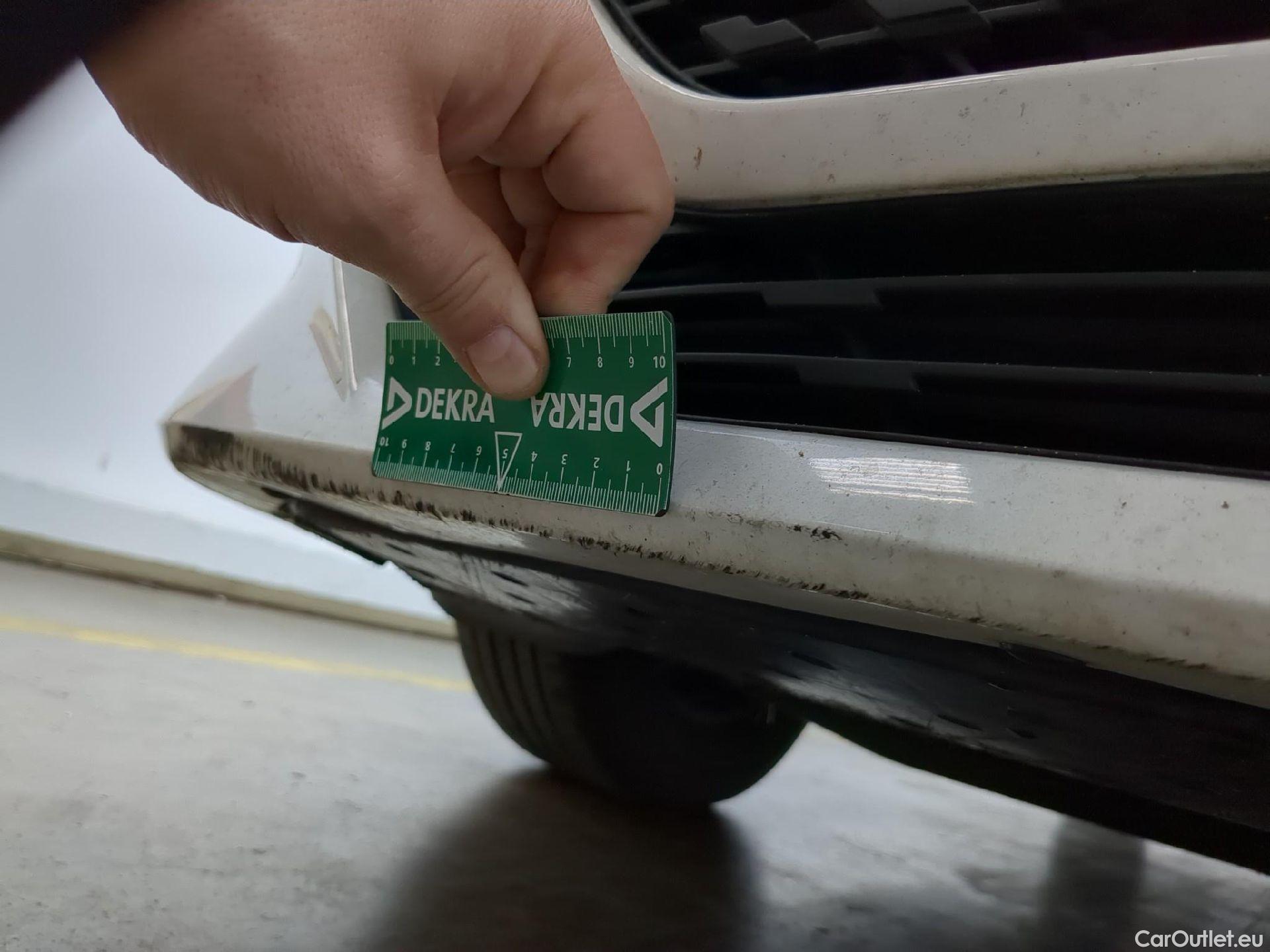  Peugeot  208  Premium 1.2 PureTech 75CV BVM5 E6d #8