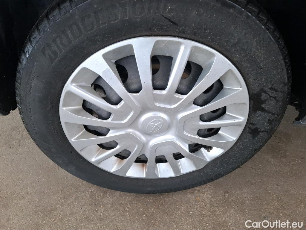  Toyota  Proace TOYOTA  City Verso / 2019 / 5P / monospace 1.2 LONG 110 VVT-I DYNAMIC #23