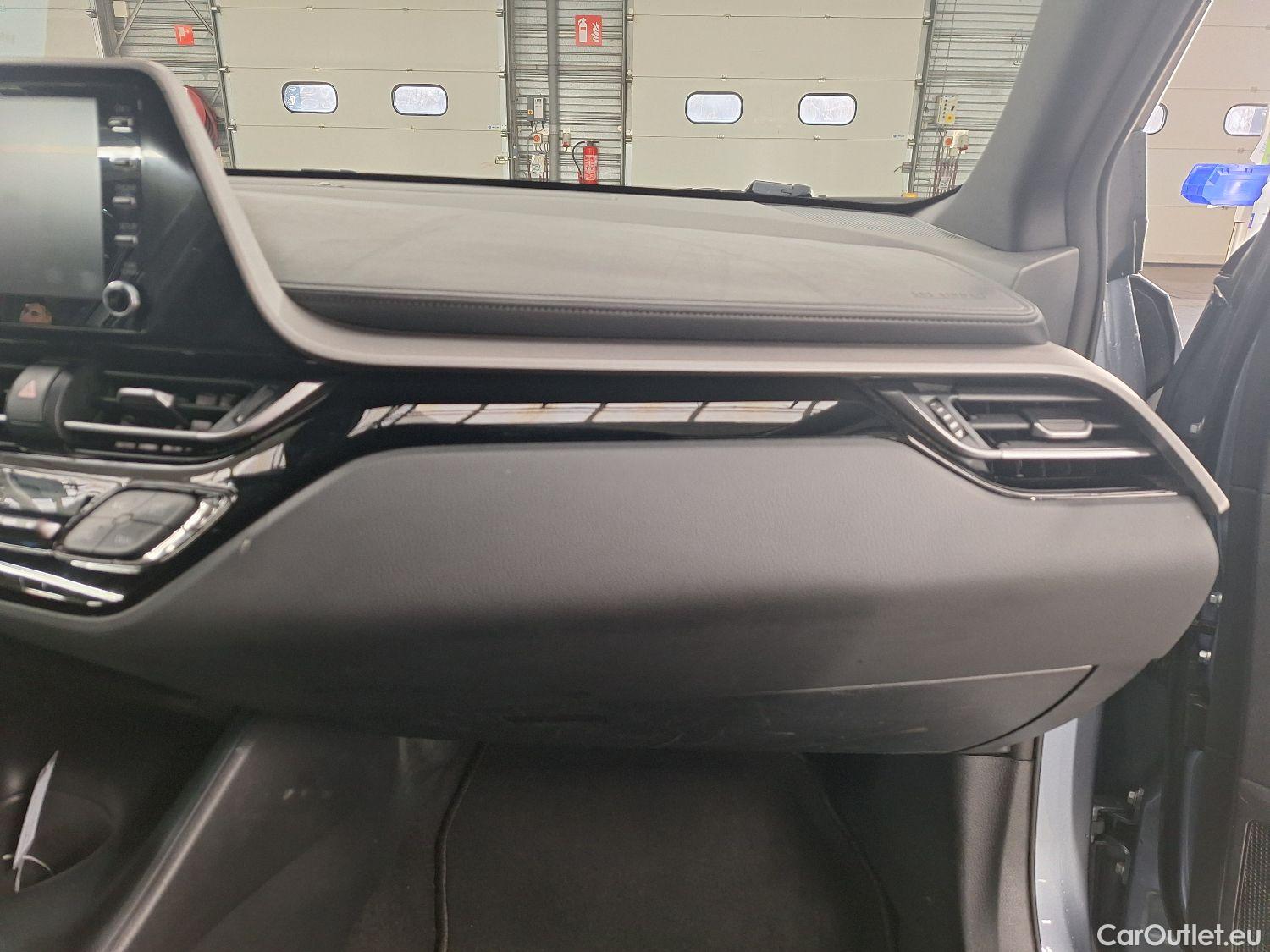  Toyota  C-HR Toyota,  '16, Toyota  1.8 VVT i-Hybrid C-Enter E-CVT 5d #1