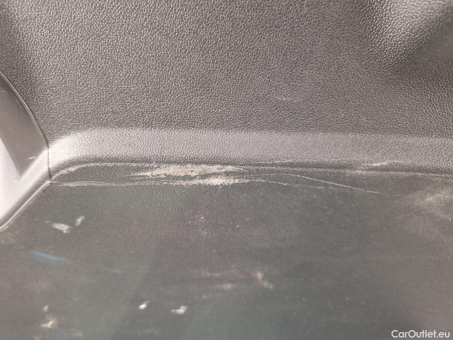  Peugeot  208 Peugeot,  '11, Peugeot  1.2 PureTech 81kW S/S Auto Allure 5d #12