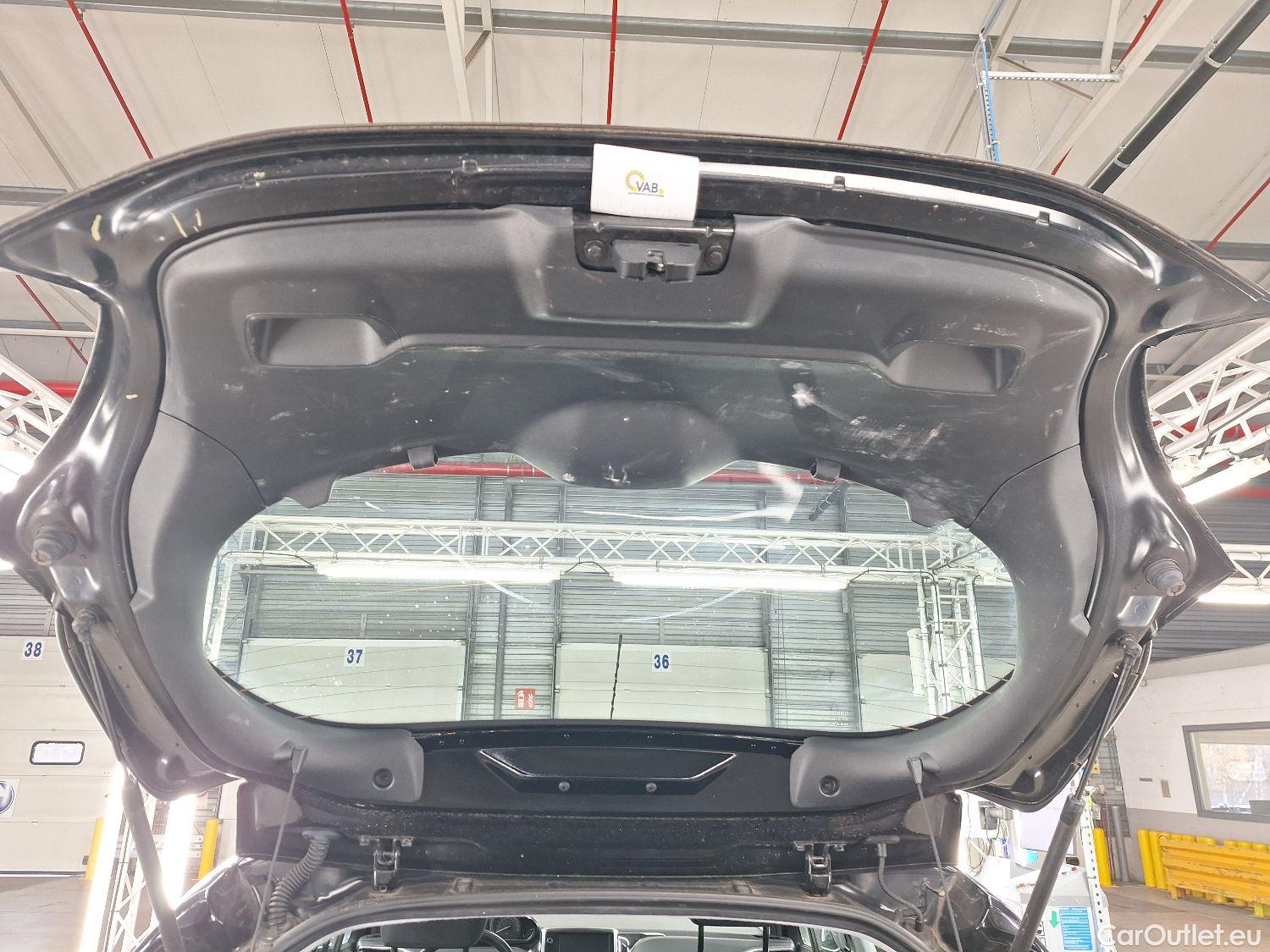  Peugeot  208 Peugeot,  '11, Peugeot  1.2 PureTech 81kW S/S Auto Allure 5d #10