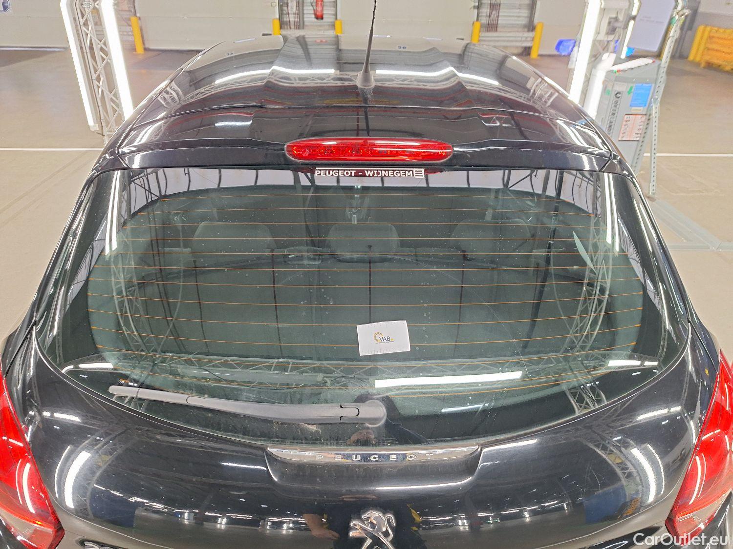  Peugeot  208 Peugeot,  '11, Peugeot  1.2 PureTech 81kW S/S Auto Allure 5d #86