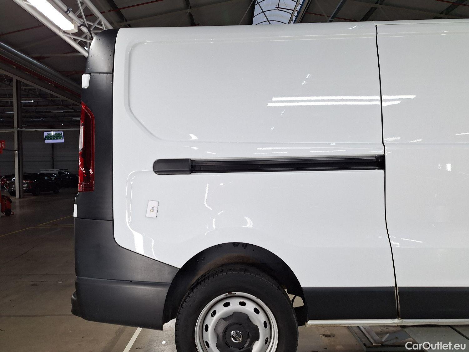  Nissan  NV300 Nissan, _NV 300 '16, Nissan  L2H1 2.0 dCi 120 Acenta 2.9T 4d #8