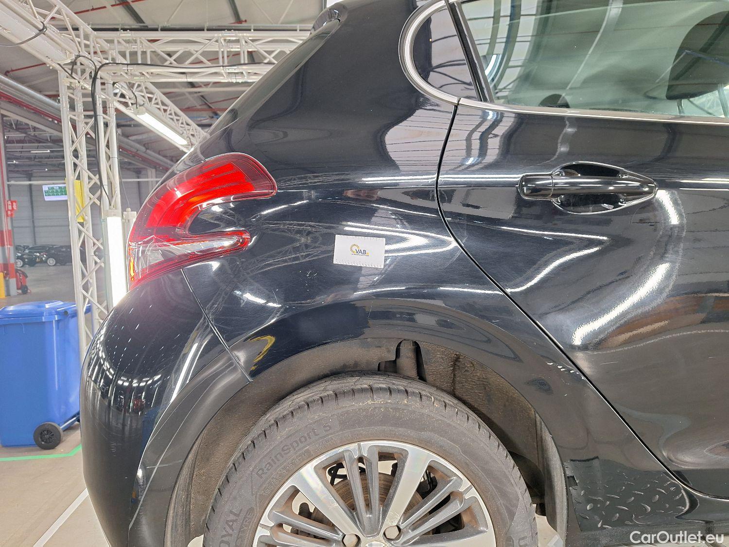  Peugeot  208 Peugeot,  '11, Peugeot  1.2 PureTech 81kW S/S Auto Allure 5d #40