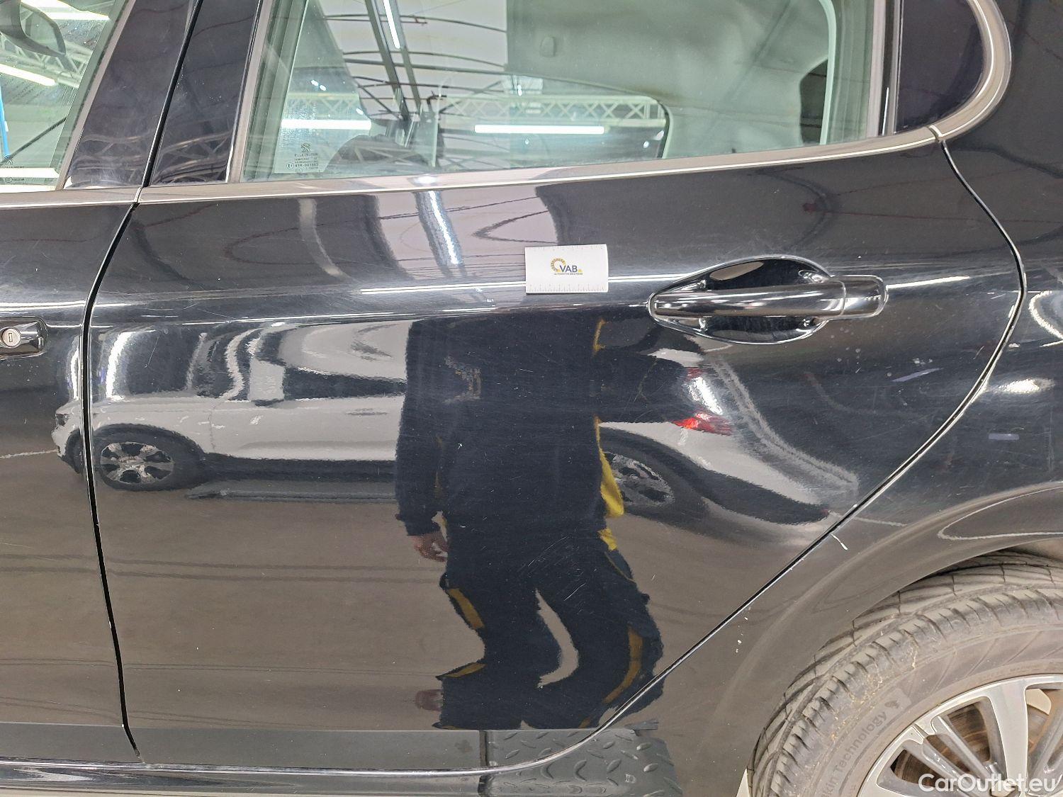  Peugeot  208 Peugeot,  '11, Peugeot  1.2 PureTech 81kW S/S Auto Allure 5d #56