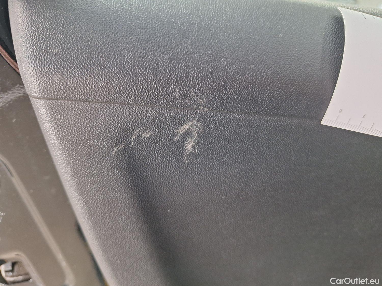  Peugeot  208 Peugeot,  '11, Peugeot  1.2 PureTech 81kW S/S Auto Allure 5d #17