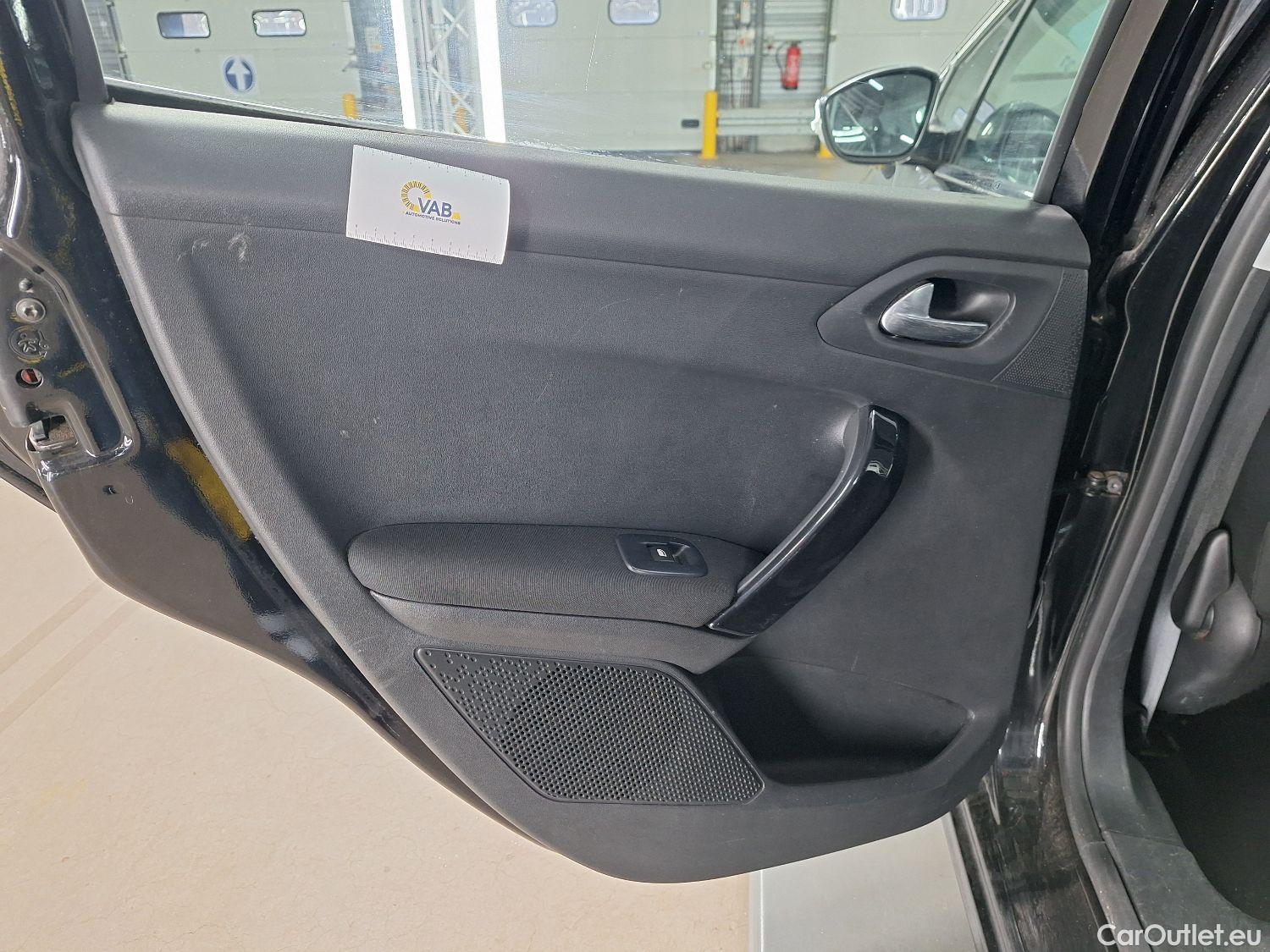  Peugeot  208 Peugeot,  '11, Peugeot  1.2 PureTech 81kW S/S Auto Allure 5d #18