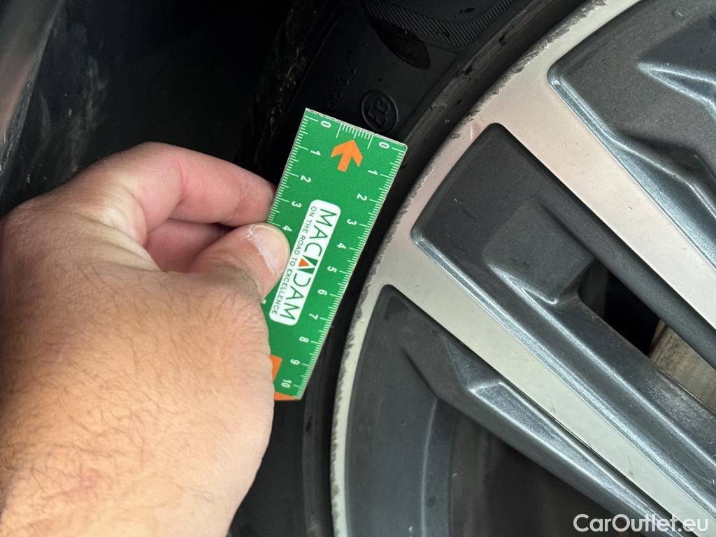  Bmw  Serie 1 BMW Série 1 / 2019 / 5P / Berline 116i Business Design #6