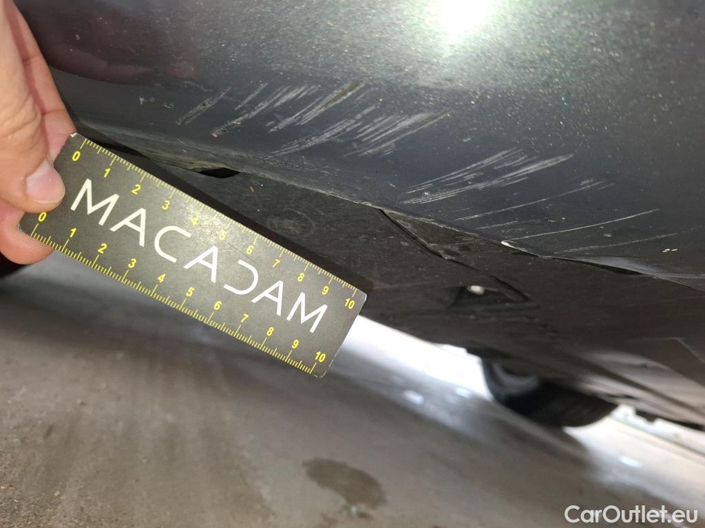  Mercedes  A-Klasse Classe A Compact / 2018 / 5P / Berline A 250 e Business Line 8G-DCT #12