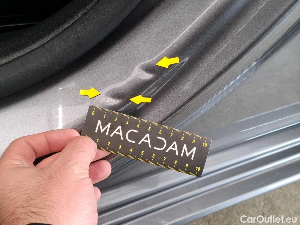  Mercedes  A-Klasse Classe A Compact / 2018 / 5P / Berline A 250 e Business Line 8G-DCT #17