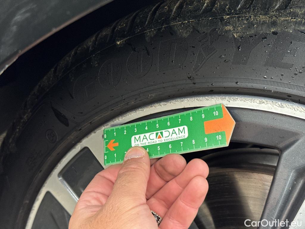  Bmw  Serie 1 BMW Série 1 / 2019 / 5P / Berline 116i Business Design #5