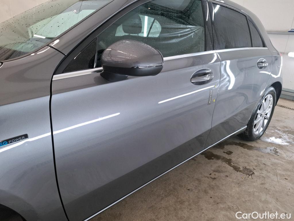  Mercedes  A-Klasse Classe A Compact / 2018 / 5P / Berline A 250 e Business Line 8G-DCT #4