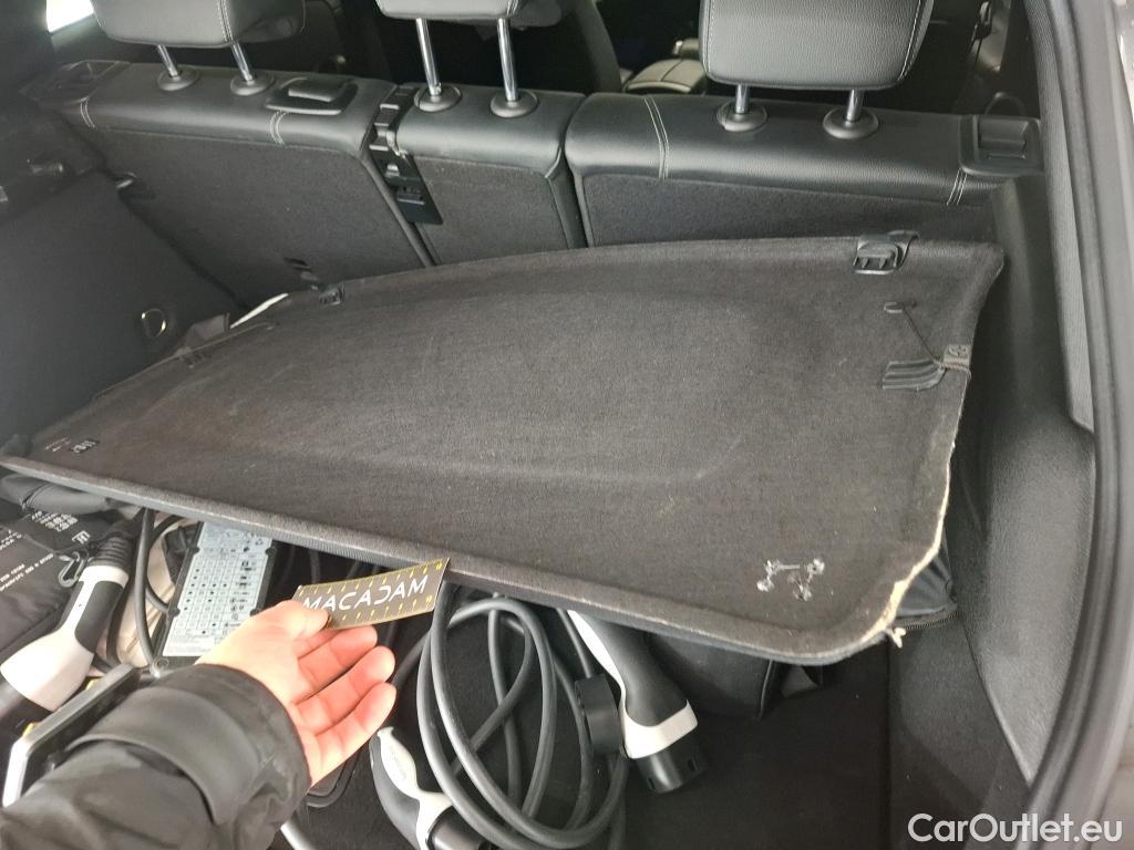  Mercedes  A-Klasse Classe A Compact / 2018 / 5P / Berline A 250 e Business Line 8G-DCT #34