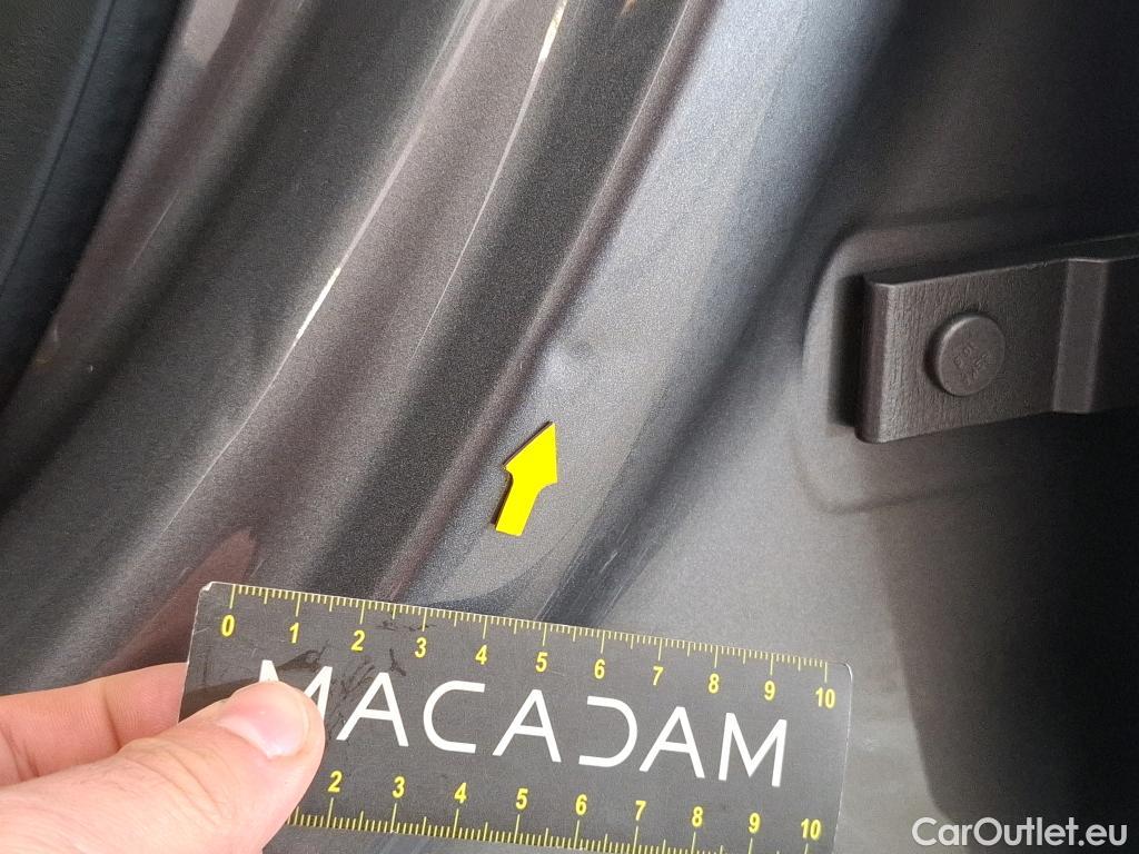  Mercedes  A-Klasse Classe A Compact / 2018 / 5P / Berline A 250 e Business Line 8G-DCT #19