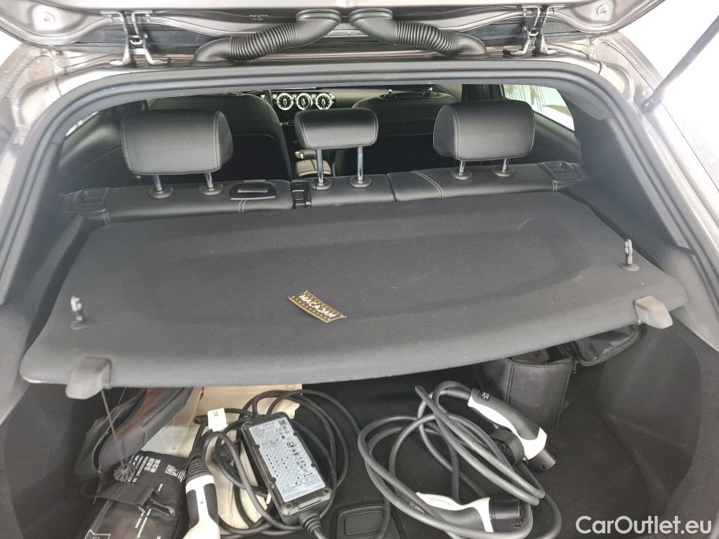  Mercedes  A-Klasse Classe A Compact / 2018 / 5P / Berline A 250 e Business Line 8G-DCT #26