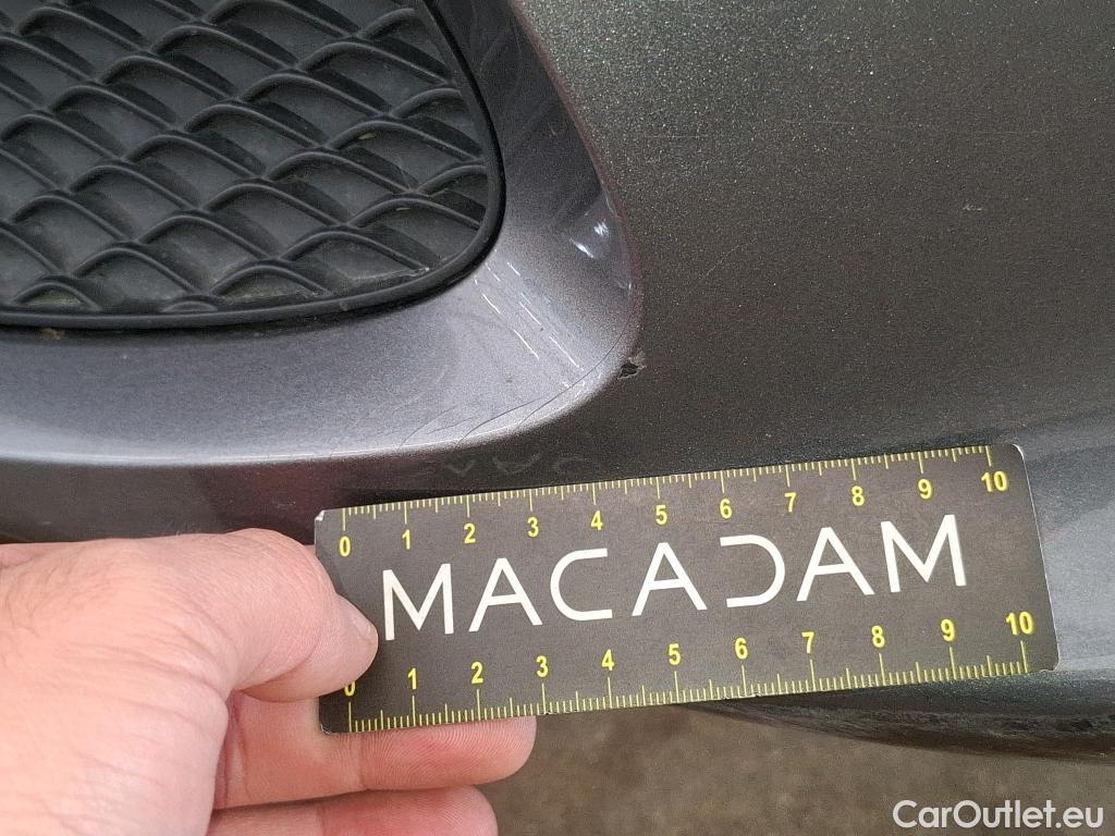  Mercedes  A-Klasse Classe A Compact / 2018 / 5P / Berline A 250 e Business Line 8G-DCT #9