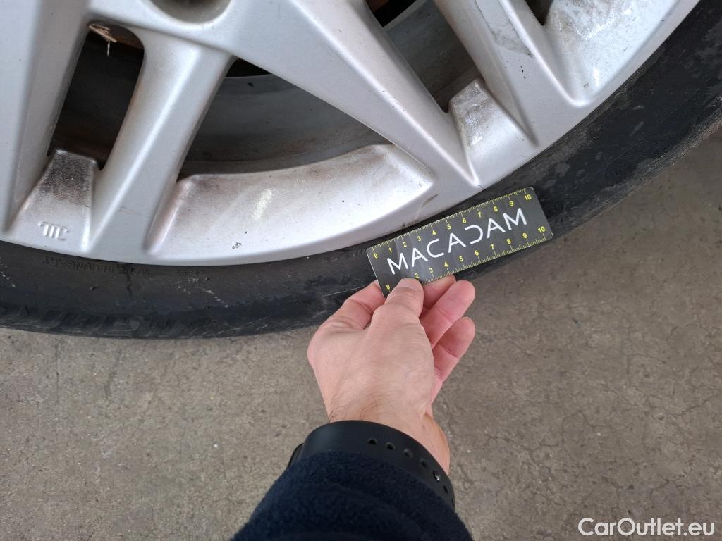  Toyota  C-HR TOYOTA  5p SUV 1.8 HYBRIDE 122 DYNAMIC BUSINESS #26