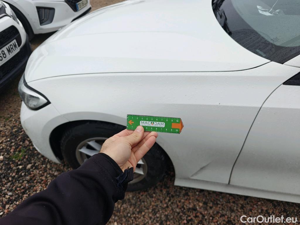  Bmw  Serie 3 BMW  / 2018 / 4P / sedán 320d Auto. #21