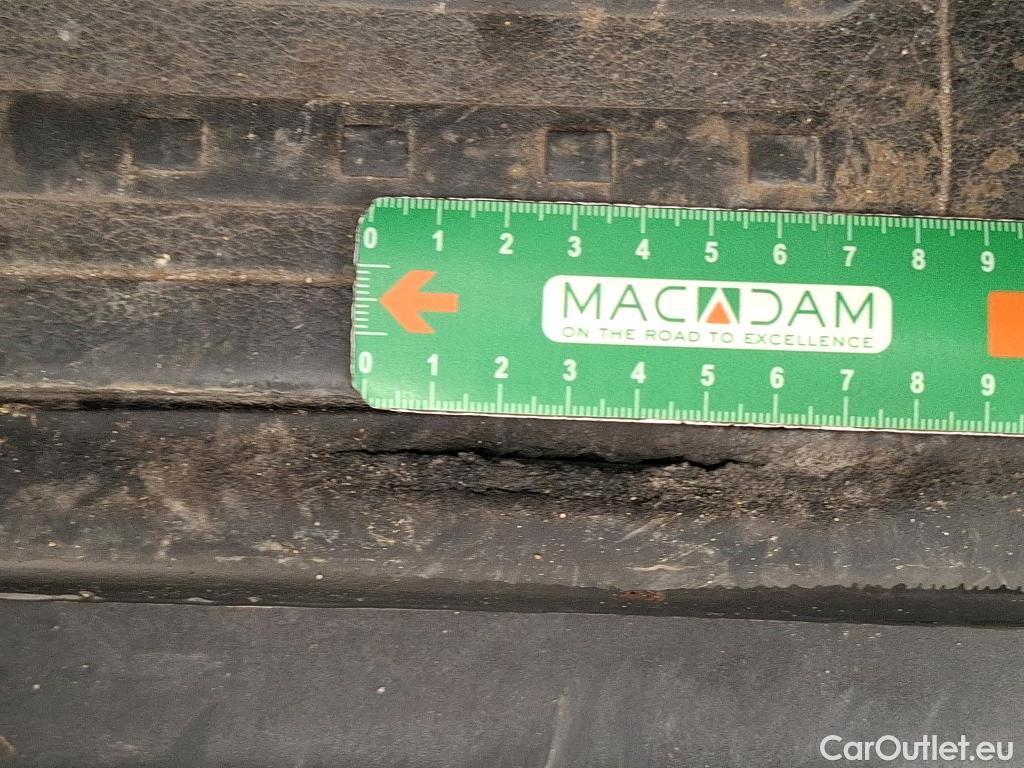  Volkswagen  Transporter VOLKSWAGEN  / 2019 / 4P / Fourgon tôlé 2.0 TDi 198 DSG7 L1H1 Edition #12