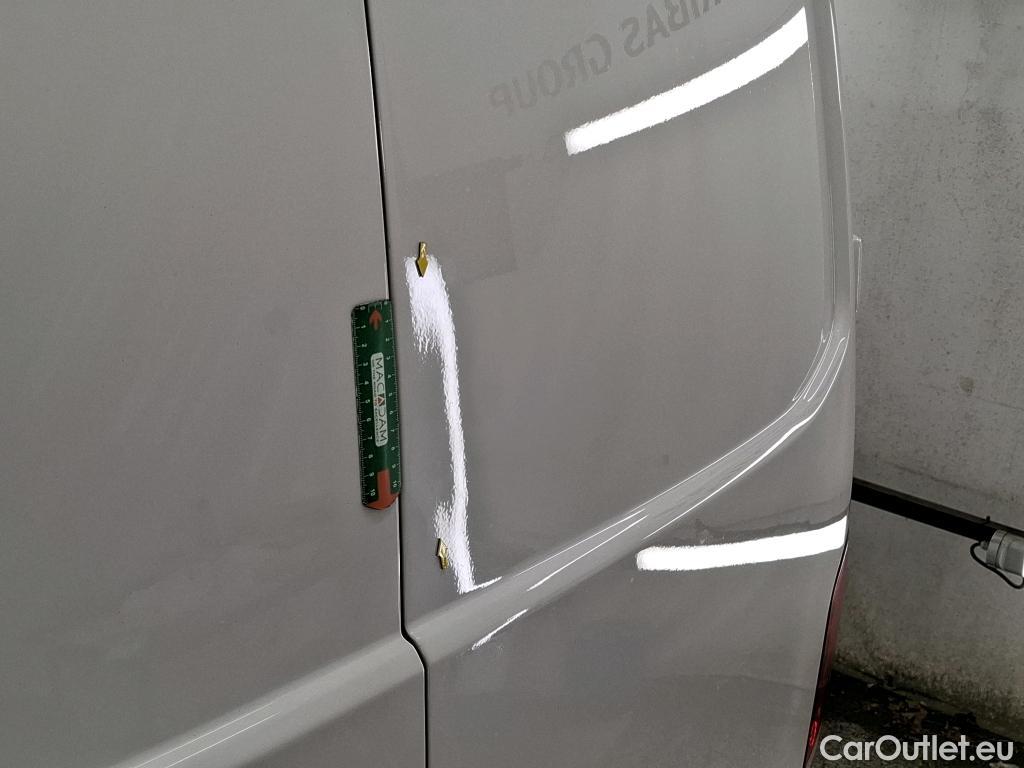  Volkswagen  Transporter VOLKSWAGEN  / 2019 / 4P / Fourgon tôlé 2.0 TDi 198 DSG7 L1H1 Edition #4