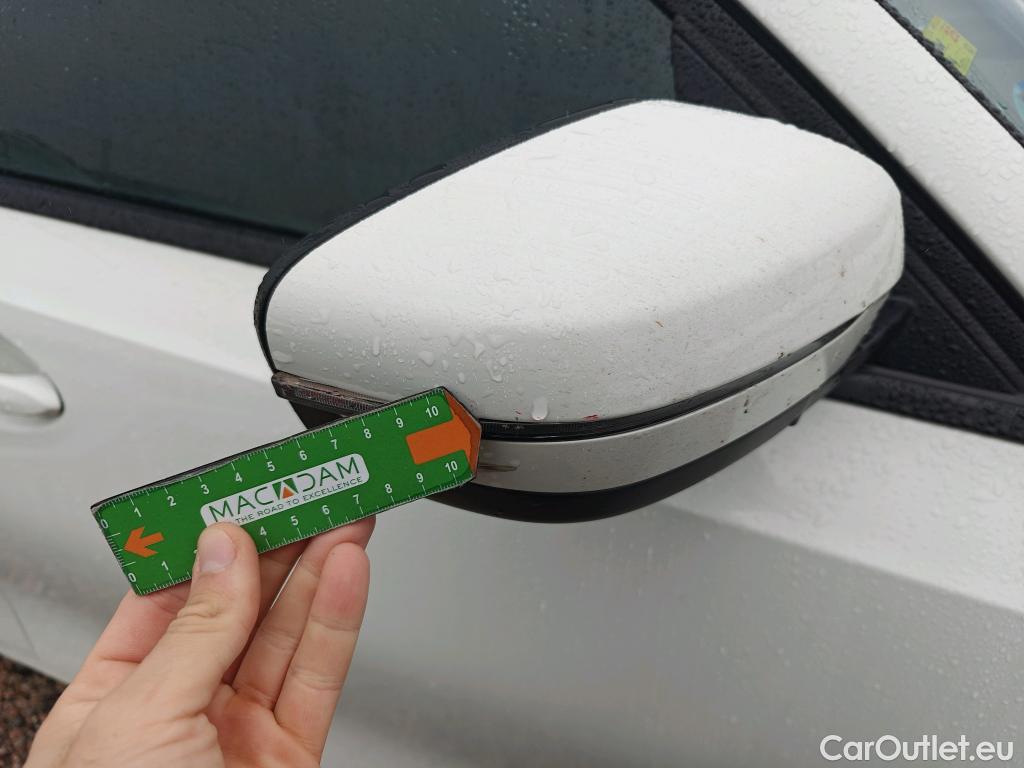  Bmw  Serie 3 BMW  / 2018 / 4P / sedán 320d Auto. #43