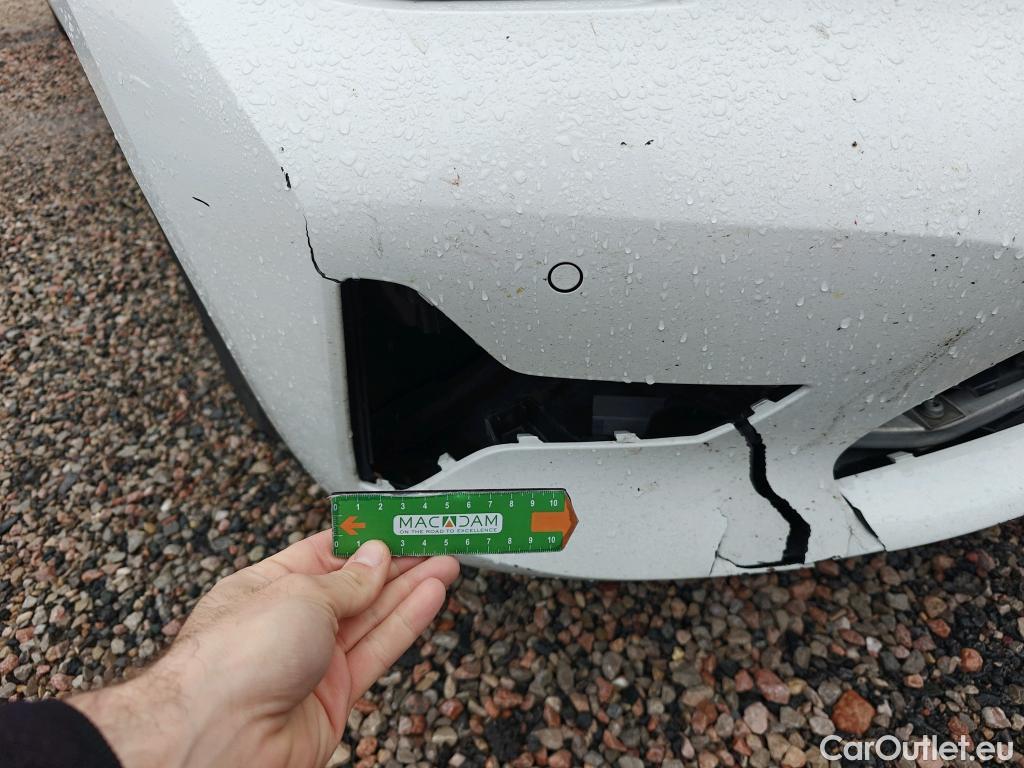  Bmw  Serie 3 BMW  / 2018 / 4P / sedán 320d Auto. #16