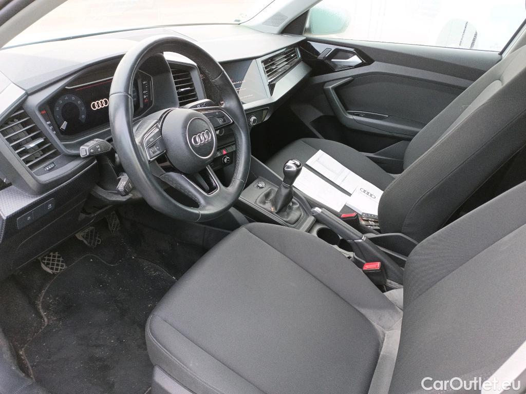  Audi  A1 Sportback AUDI A1 / 2018 / 5P / berlina con portón Sportback Advanced 30 TFSI 81kW (110CV) #10