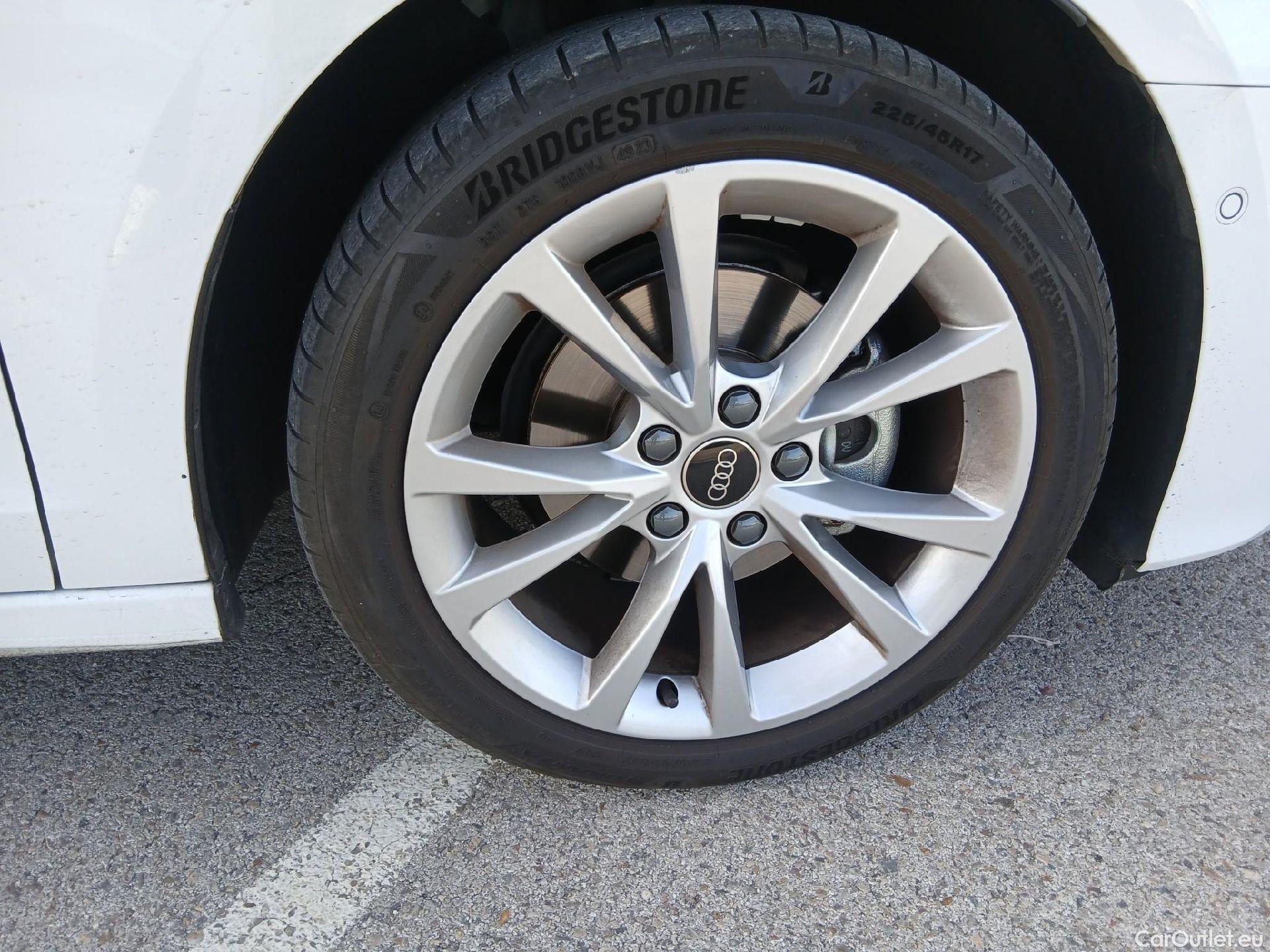  Audi  A3 AUDI  / 2024 / 5P / berlina con portón Sportback Advanced 35 TFSI 110kW S tron #15