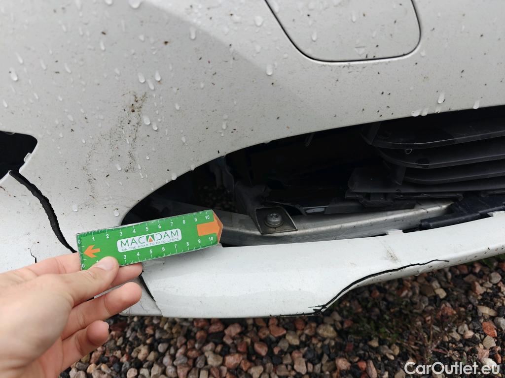  Bmw  Serie 3 BMW  / 2018 / 4P / sedán 320d Auto. #46