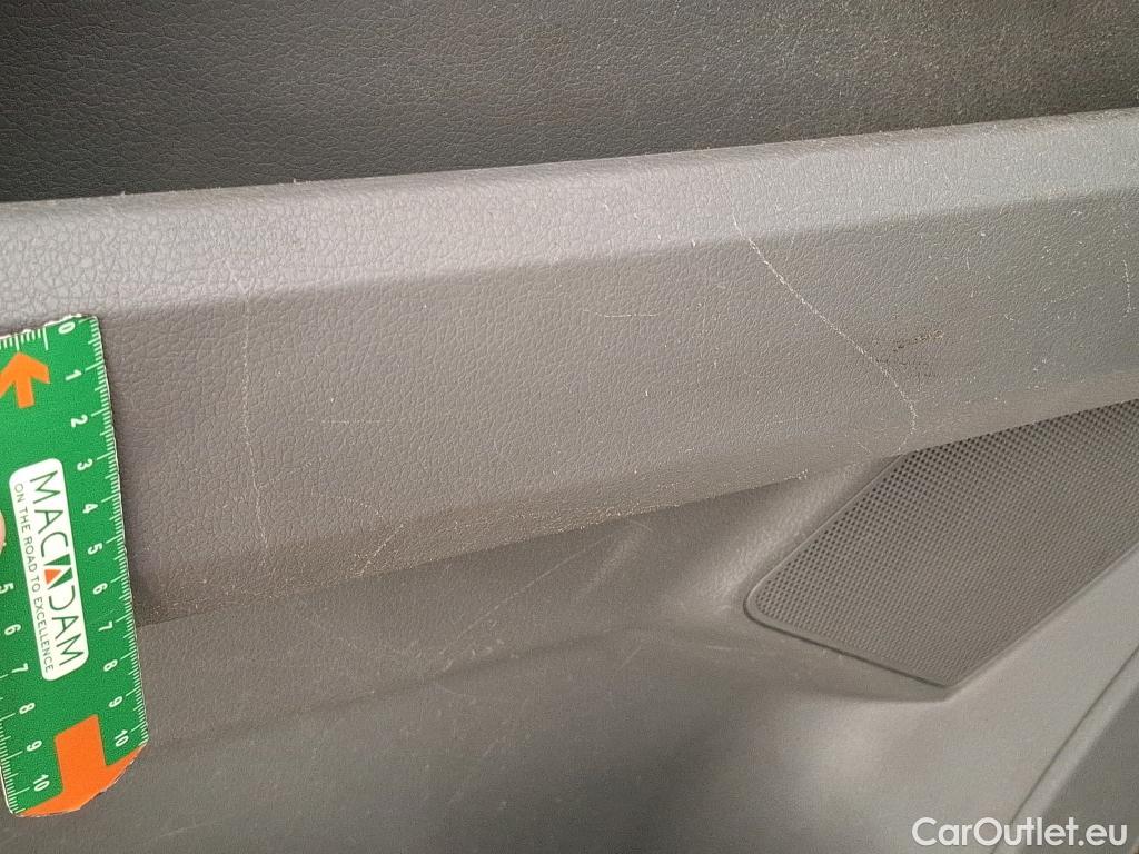  Volkswagen  Transporter VOLKSWAGEN  / 2019 / 4P / Fourgon tôlé 2.0 TDi 198 DSG7 L1H1 Edition #17