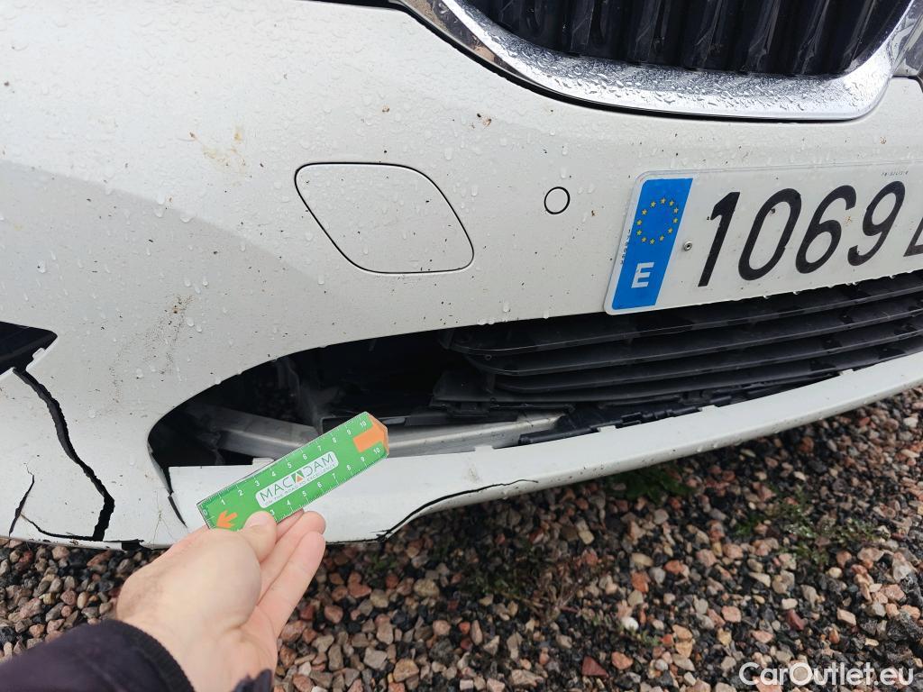  Bmw  Serie 3 BMW  / 2018 / 4P / sedán 320d Auto. #5