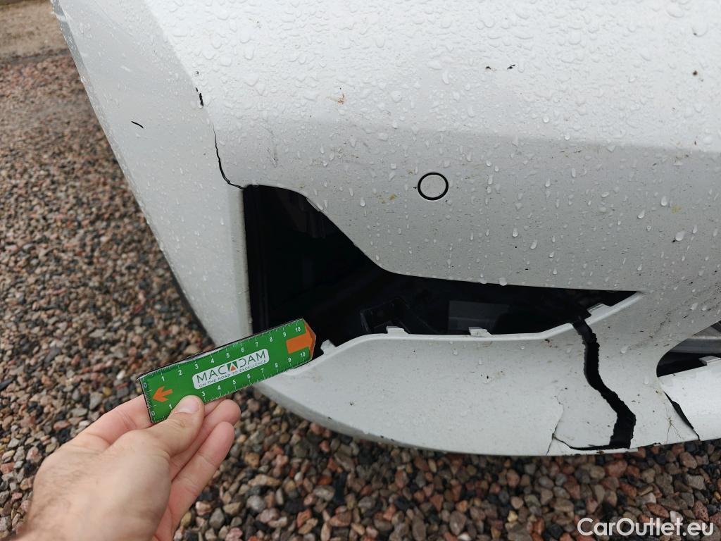  Bmw  Serie 3 BMW  / 2018 / 4P / sedán 320d Auto. #17