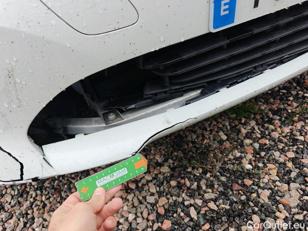  Bmw  Serie 3 BMW  / 2018 / 4P / sedán 320d Auto. #3