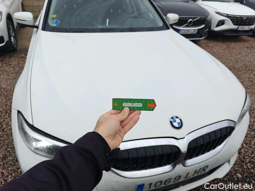  Bmw  Serie 3 BMW  / 2018 / 4P / sedán 320d Auto. #31