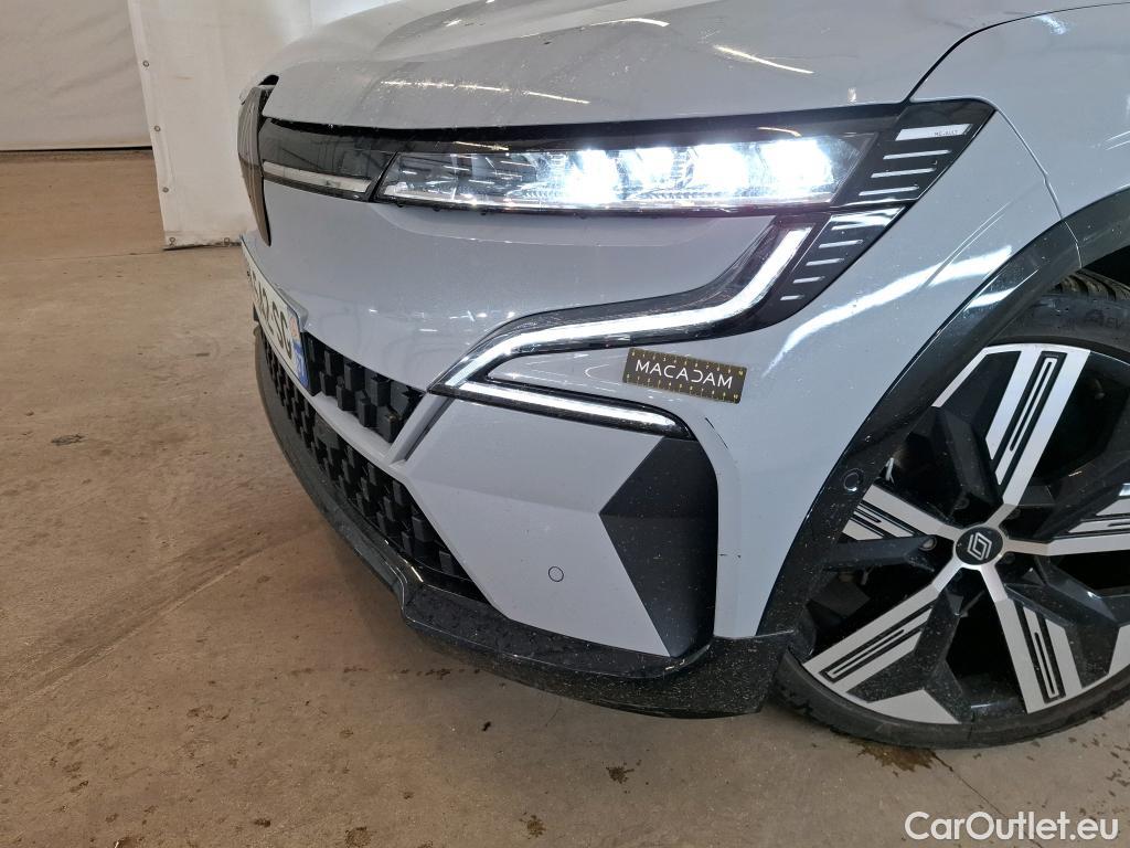  Renault  Megane-e RENAULT Mégane E-TECH / 2022 / 5P / Berline iconic EV60 220ch optimum charge #3