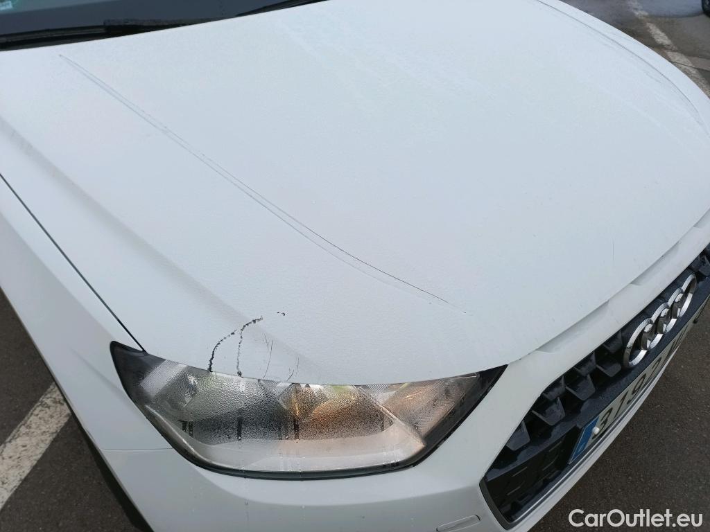  Audi  A1 Sportback AUDI A1 / 2018 / 5P / berlina con portón Sportback Advanced 30 TFSI 81kW (110CV) #5