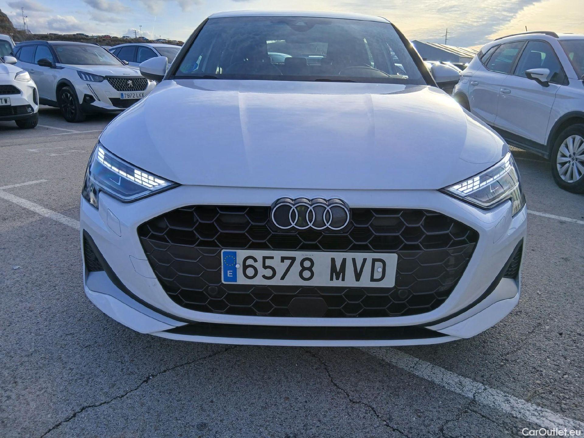  Audi  A3 AUDI  / 2024 / 5P / berlina con portón Sportback Advanced 35 TFSI 110kW S tron #2