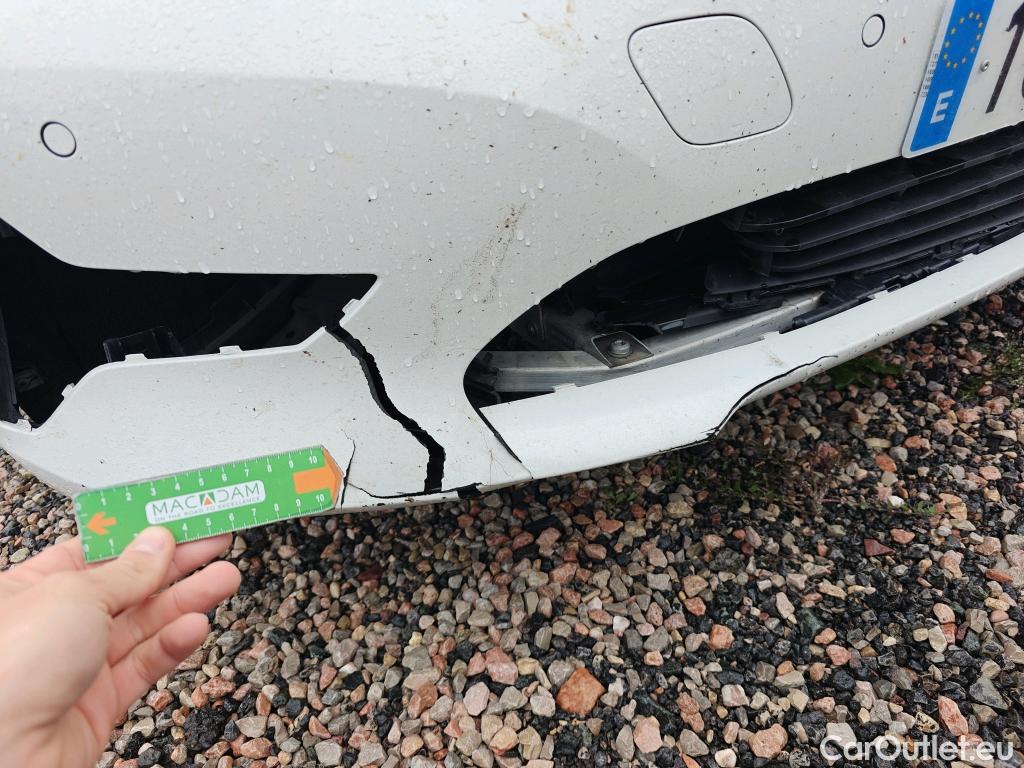  Bmw  Serie 3 BMW  / 2018 / 4P / sedán 320d Auto. #2