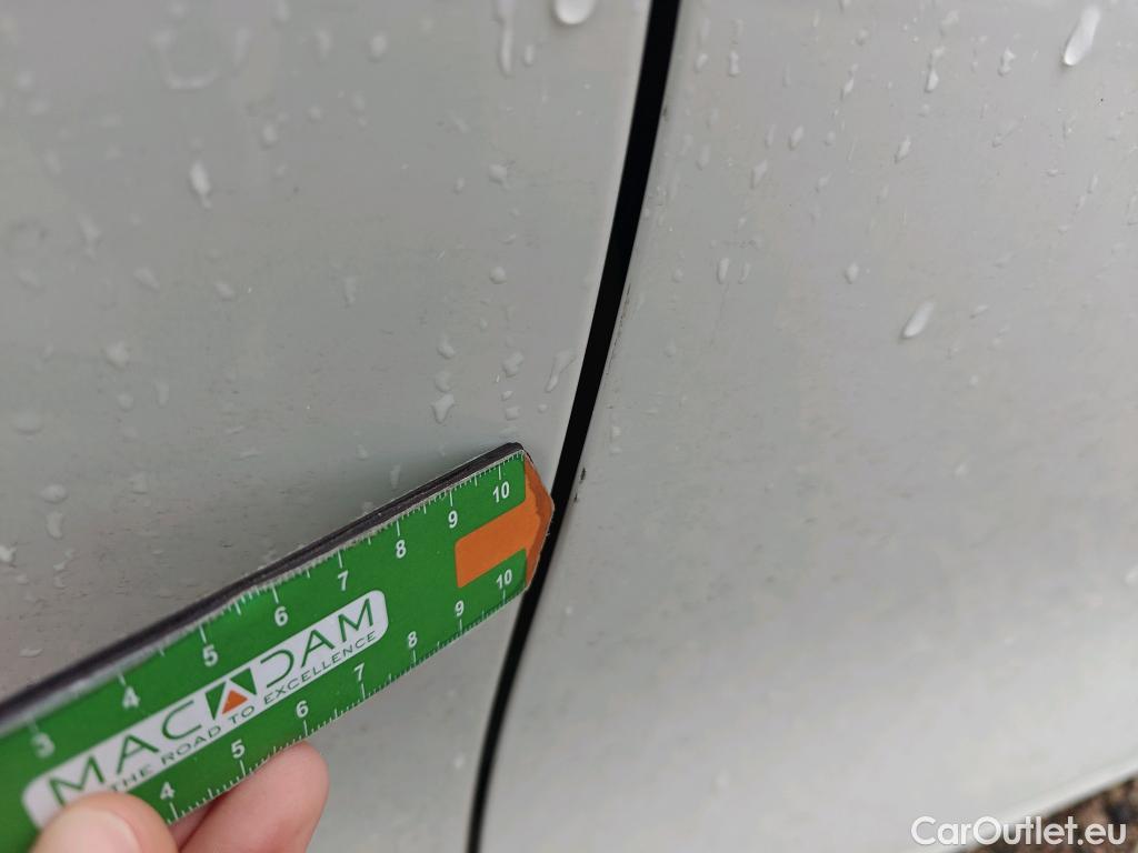  Bmw  Serie 3 BMW  / 2018 / 4P / sedán 320d Auto. #38