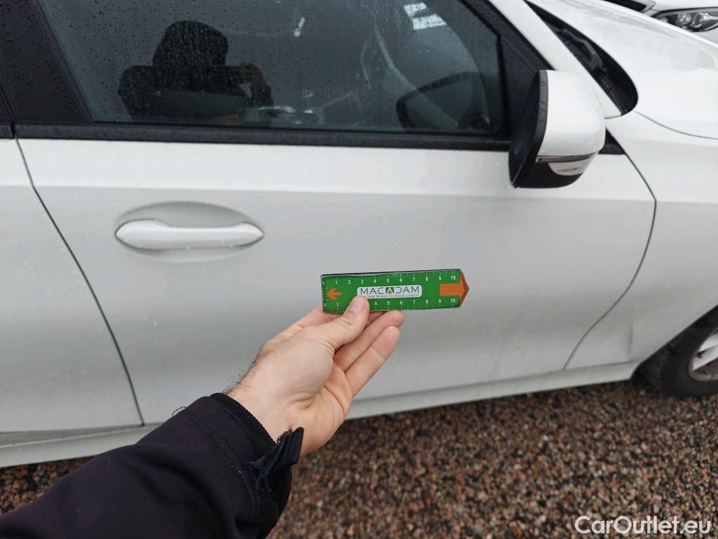  Bmw  Serie 3 BMW  / 2018 / 4P / sedán 320d Auto. #36