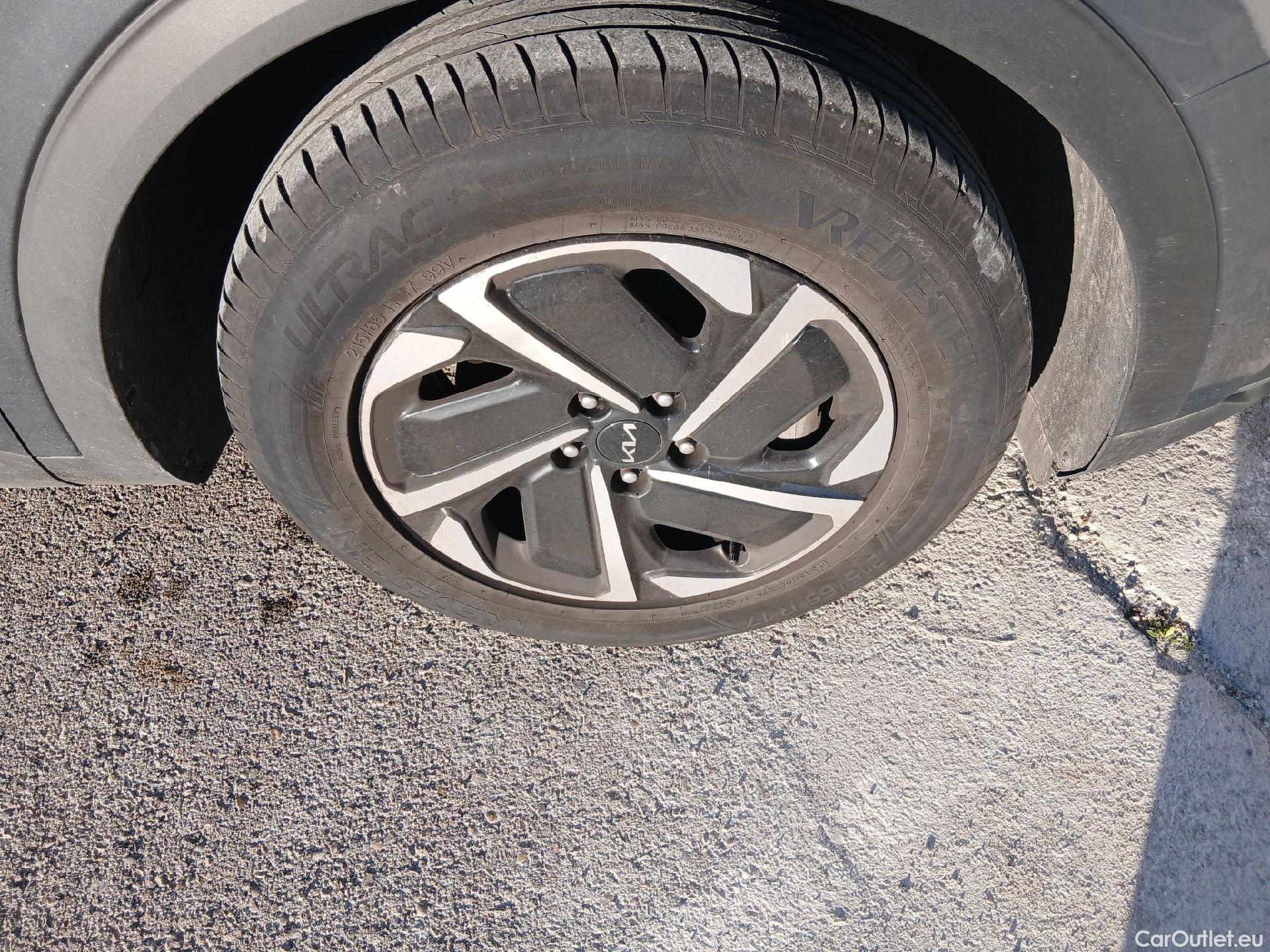  KIA  Sportage KIA  / 2022 / 5P / todoterreno 1.6 T-GDi 118kW (160CV) Drive 17