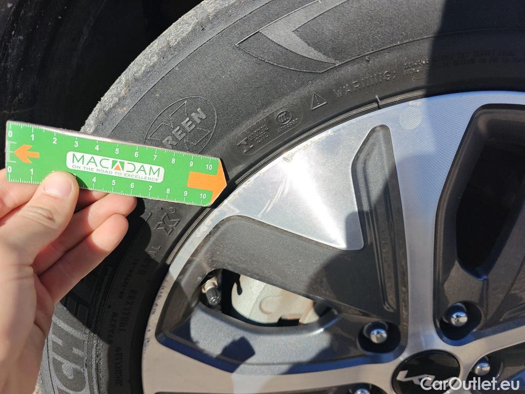  KIA  Niro KIA e- / 2016 / 5P / crossover e- 150kW (204CV) Drive (Long Range) #18