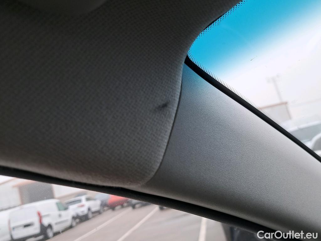  KIA  Niro KIA e- / 2016 / 5P / crossover e- 150kW (204CV) Drive (Long Range) #6