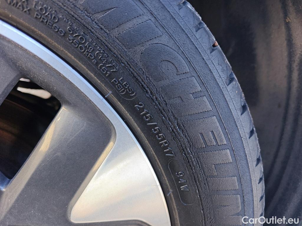  KIA  Niro KIA e- / 2016 / 5P / crossover e- 150kW (204CV) Drive (Long Range) #12