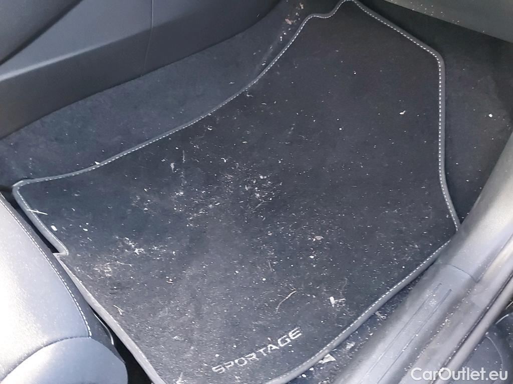  KIA  Sportage KIA  / 2022 / 5P / todoterreno 1.6 T-GDi MHEV 118kW (160CV) Drive 17