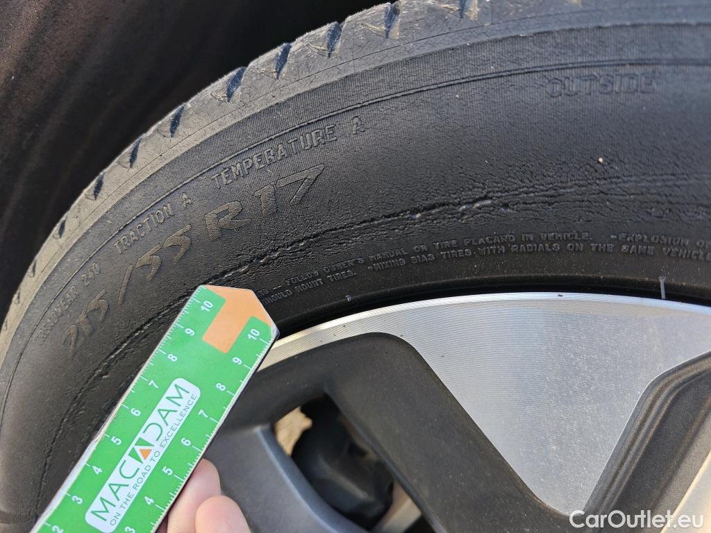  KIA  Niro KIA e- / 2016 / 5P / crossover e- 150kW (204CV) Drive (Long Range) #10