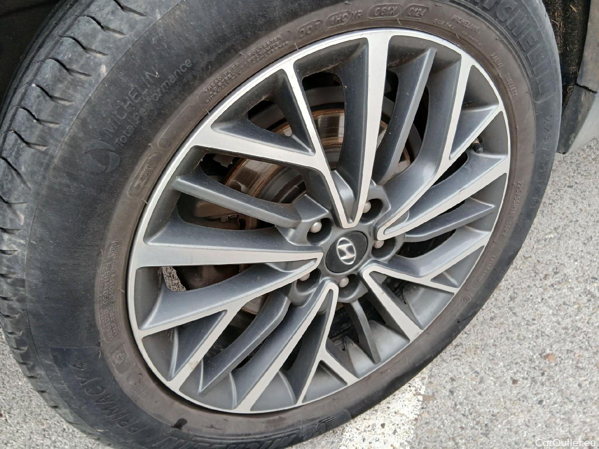  Hyundai  Tucson HYUNDAI  / 2018 / 5P / todoterreno 1.6 CRDI 85kW (116CV) 48V Tecno 4X2 #46